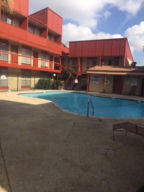 Foto del edificio - 3243 Nacogdoches Rd