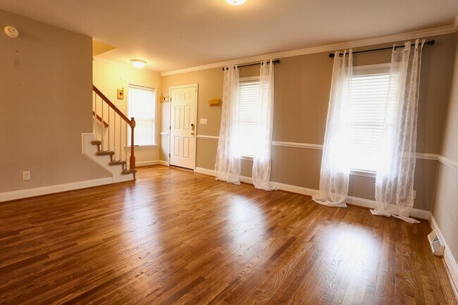 Foto del edificio - 314 Wyndhurst Dr