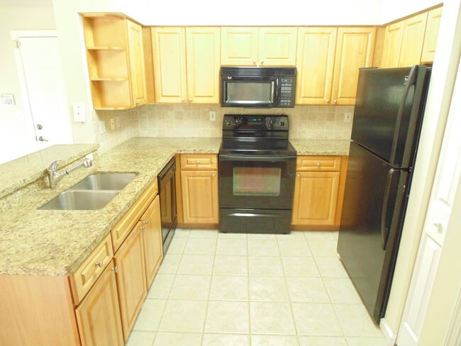 Building Photo - 2050 Alta Meadows Ln