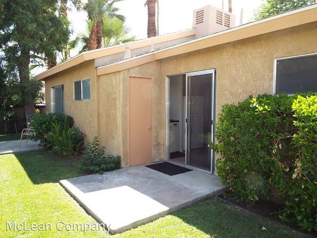 Foto del edificio - 350 E Palm Canyon Dr
