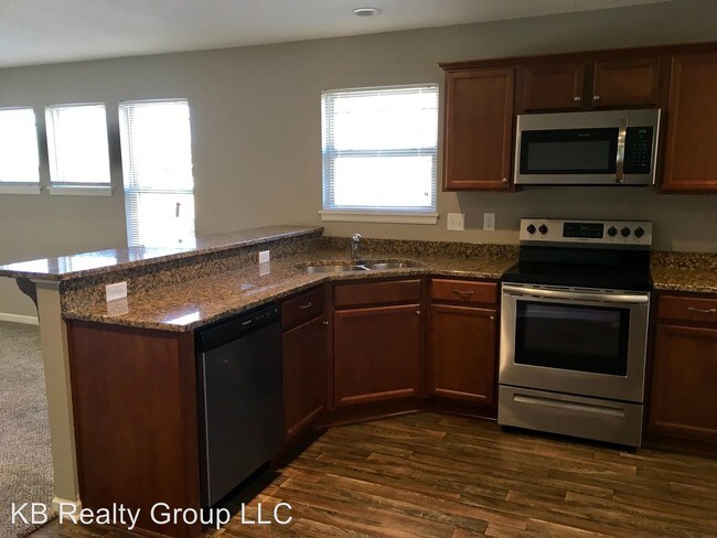 Foto del edificio - 3 br, 3 bath House - 506 SE Maple Dr