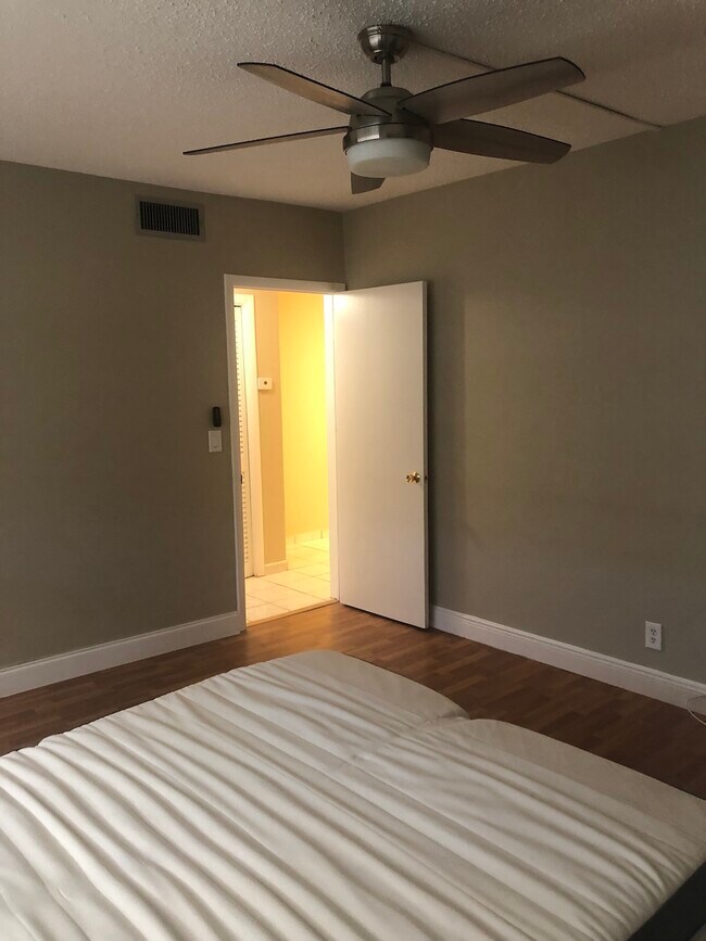 Foto del edificio - 1958 Monroe St