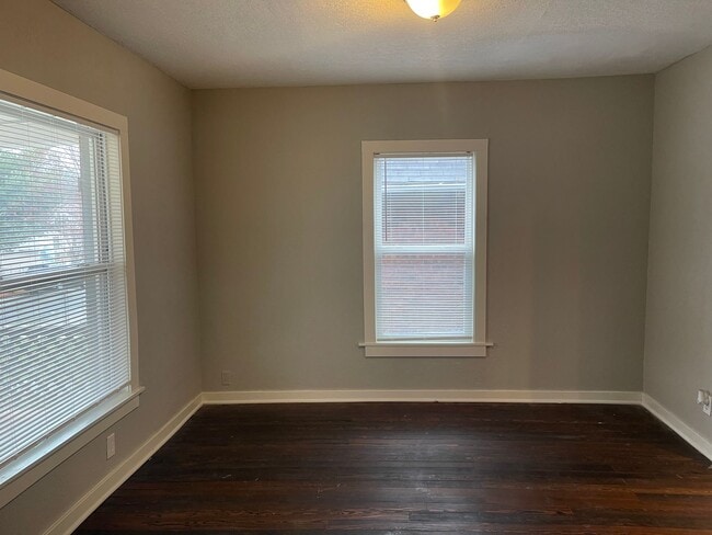 Building Photo - Huge 4 Bedroom house for rent !!!!!!