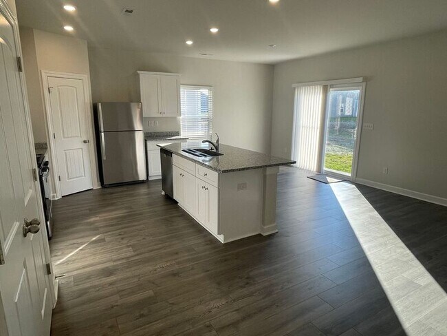 Foto del edificio - 2336 Valverde Wy