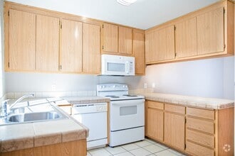 Building Photo - Pomona Townhomes