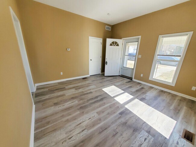 Foto del edificio - 2208 Bird Ave