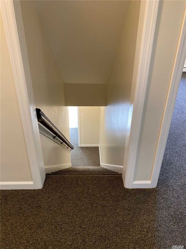 Building Photo - 241 Scudder Ave