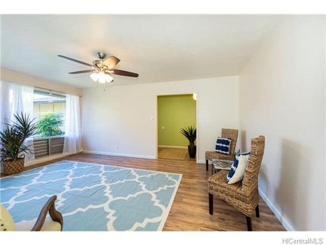 Building Photo - 4 Bedroom, 2 bath home with enclosed two car garage,  in the heart of Kailua.