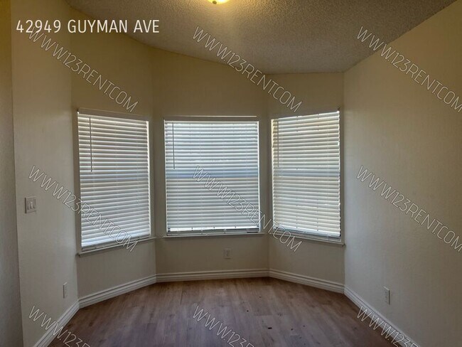 Foto del edificio - 42949 Guyman Ave