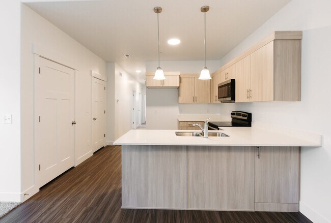Building Photo - 675 W 4500 S