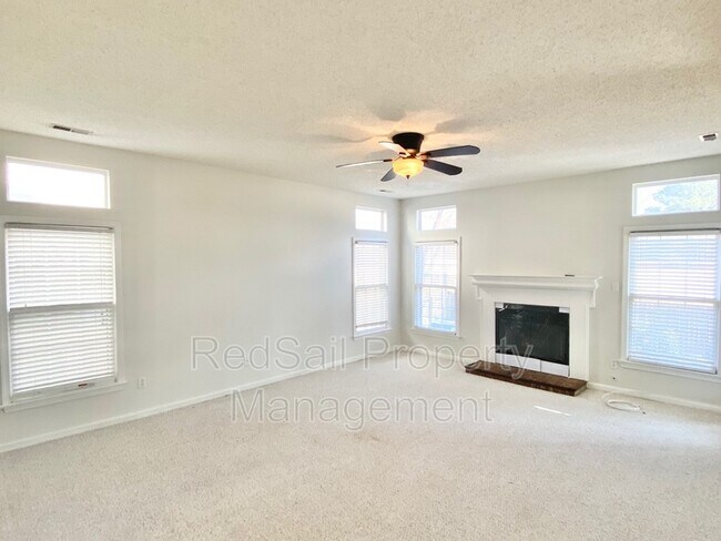 Building Photo - 1025 Woodsmans Reach