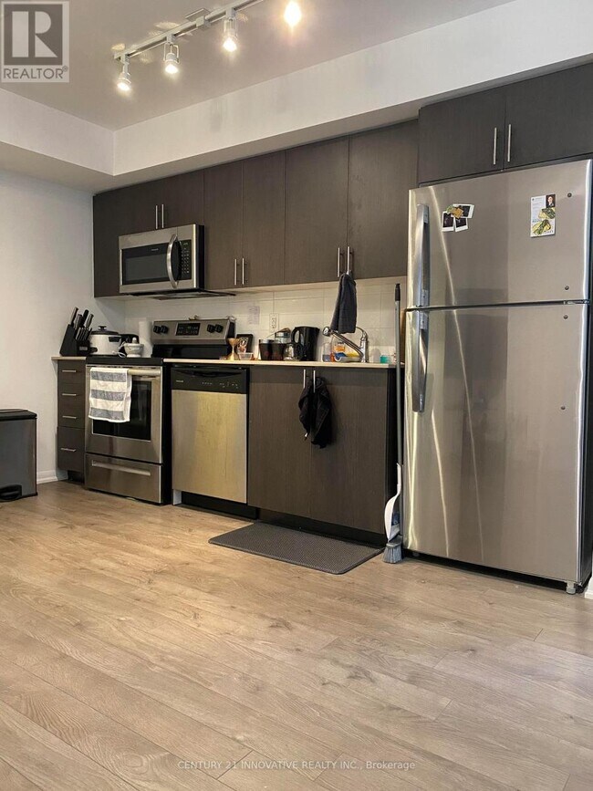 Building Photo - 3091 Dufferin St