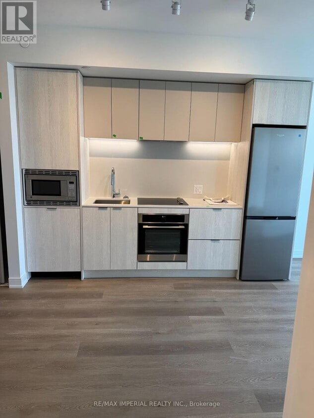 Photo principale - 3009-3009 Novar Rd