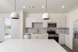 Building Photo - 1690 North Loop