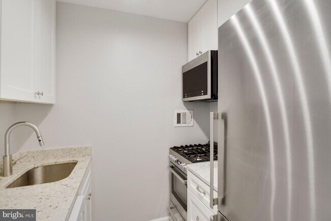 Foto del edificio - 4 Monroe St