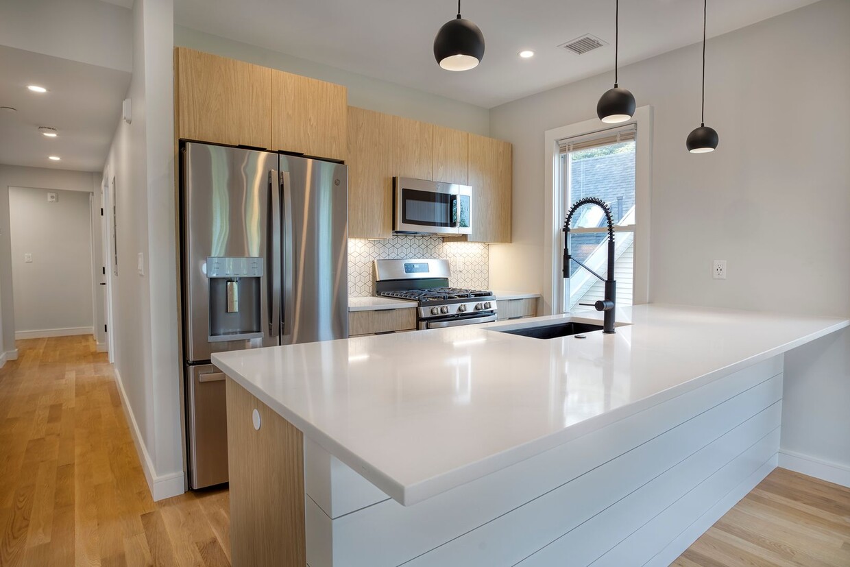 Foto principal - All New. In-Unit Washer and Dryer, Central...