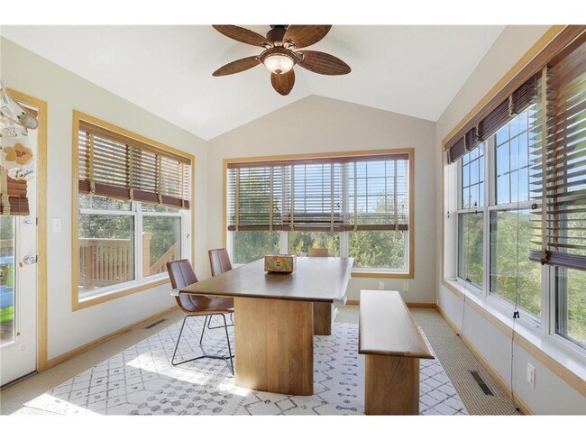 Foto del edificio - 5325 Empire Ln N