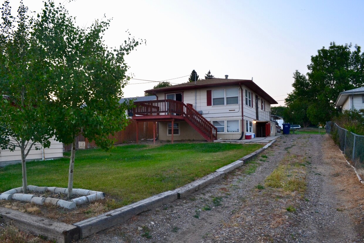 Primary Photo - 1106 10th Ave NW
