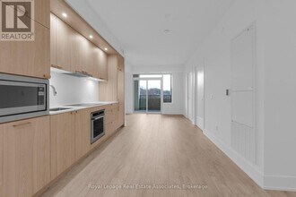 Building Photo - 259 The Kingsway