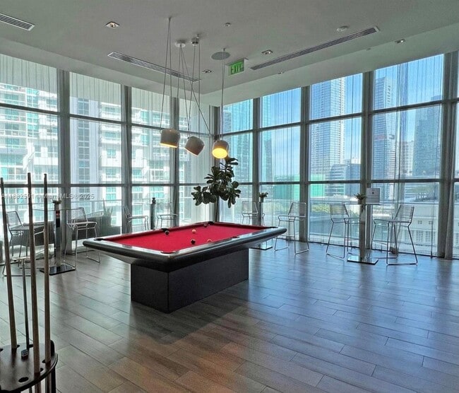 Building Photo - 1100S S Miami Ave