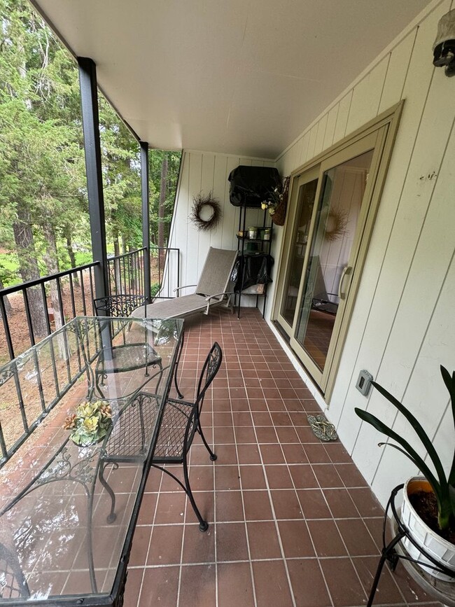 Foto del edificio - 2 Bedroom Condo Less than 1.5 miles from D...