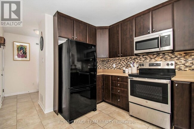 Building Photo - 164 Urbancrest Private