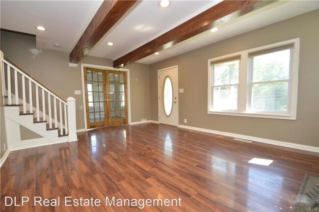 Building Photo - 2099 NJ-31