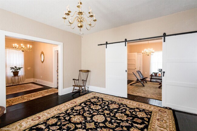 Foto del edificio - 6 br, 2 bath House - 914 Longfellow St