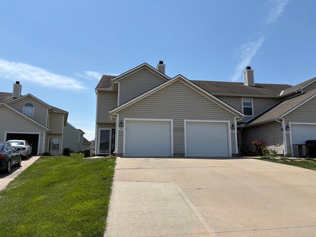Building Photo - 1282 NW Phelps Ct