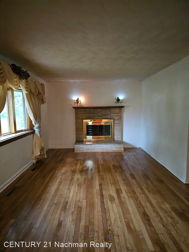 Building Photo - 3 br, 2 bath House - 1279 Old Buckroe Road