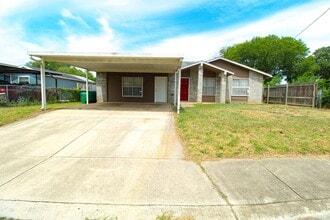 Building Photo - 2729 Christian Dr