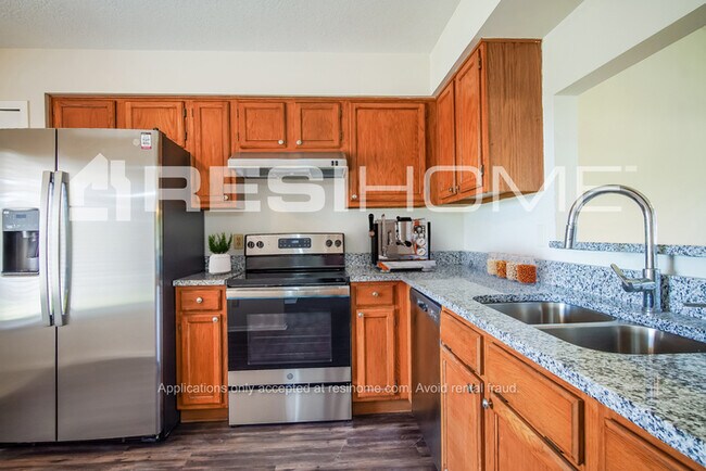 Building Photo - 7474 Radiant Cir