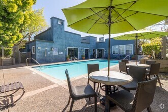 Building Photo - Gatewood Village