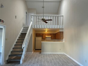 Building Photo - 11917 Bob White Dr