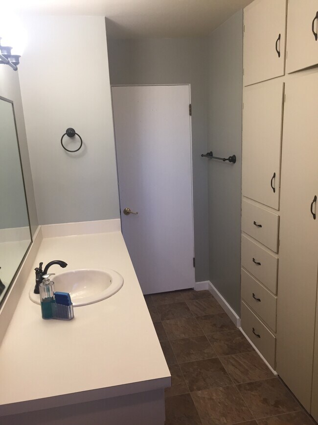 Foto del edificio - 3882 N Hartford Dr