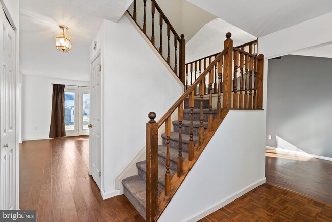 Building Photo - 12 Briarwood Ct