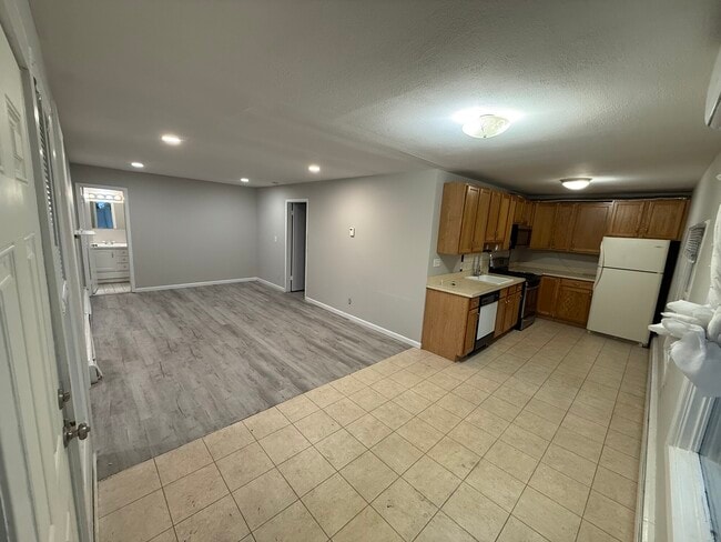 Building Photo - 109 Rhoda Ave