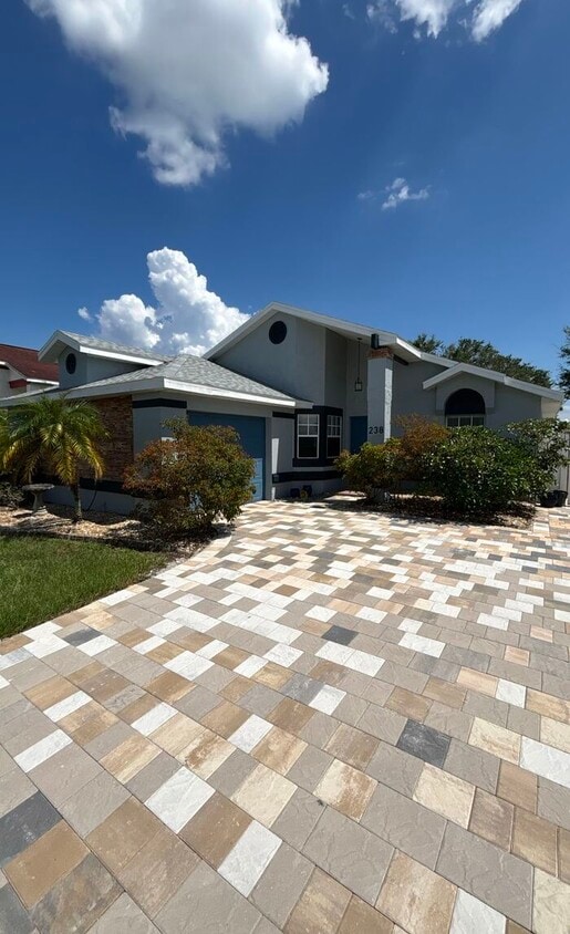 Foto principal - 238 Hidden Springs Cir