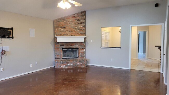 Foto del edificio - Pre-Leasing for January 2024! 4 Bedroom Op...