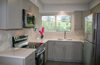 Building Photo - 26 Tory Ct