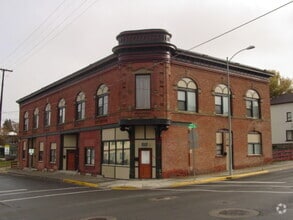 Building Photo - 303 N Warren St