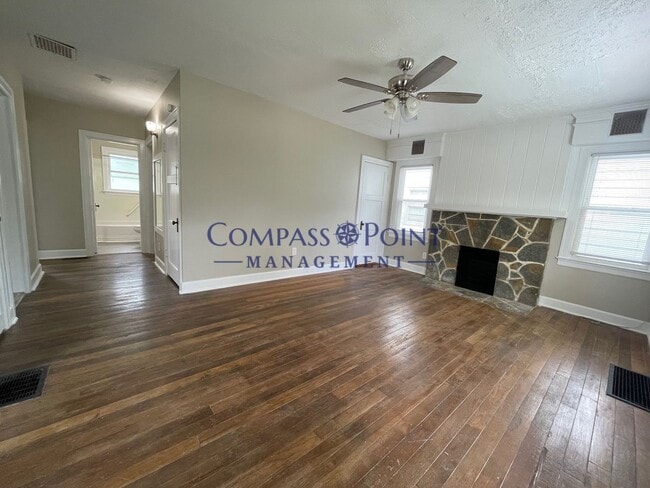 Building Photo - Spring Into Your New Home!
