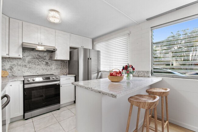 Foto del edificio - Recently Renovated 2 Bedroom Unit at Puale...