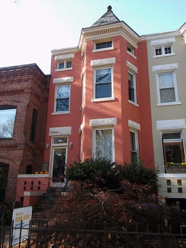 Primary Photo - 138 Tennessee Ave NE