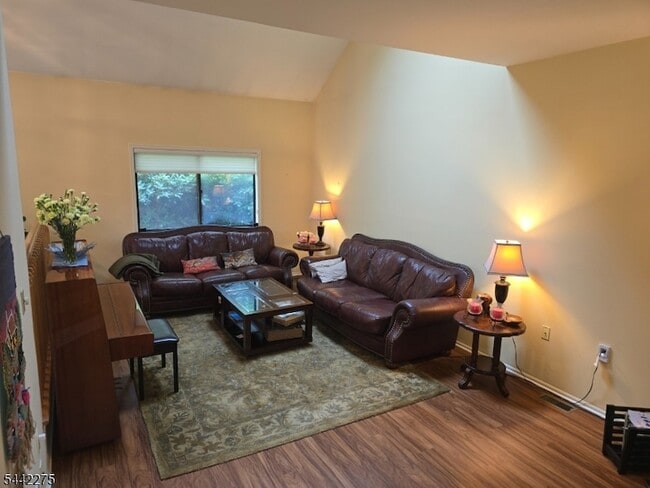 Building Photo - 41 Arbor Cir