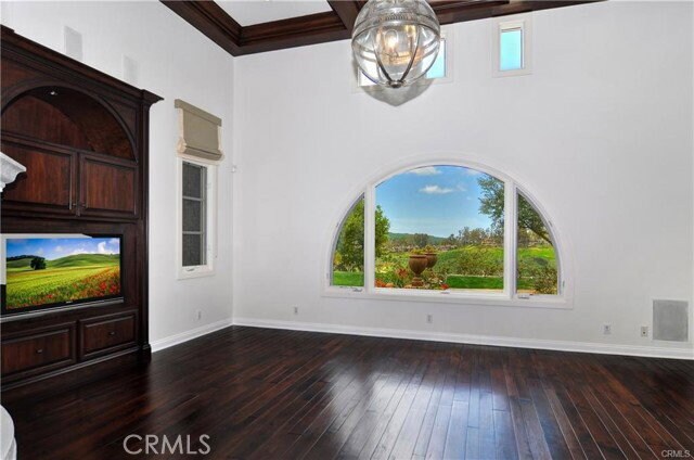 Building Photo - 427 Poinsettia Ave