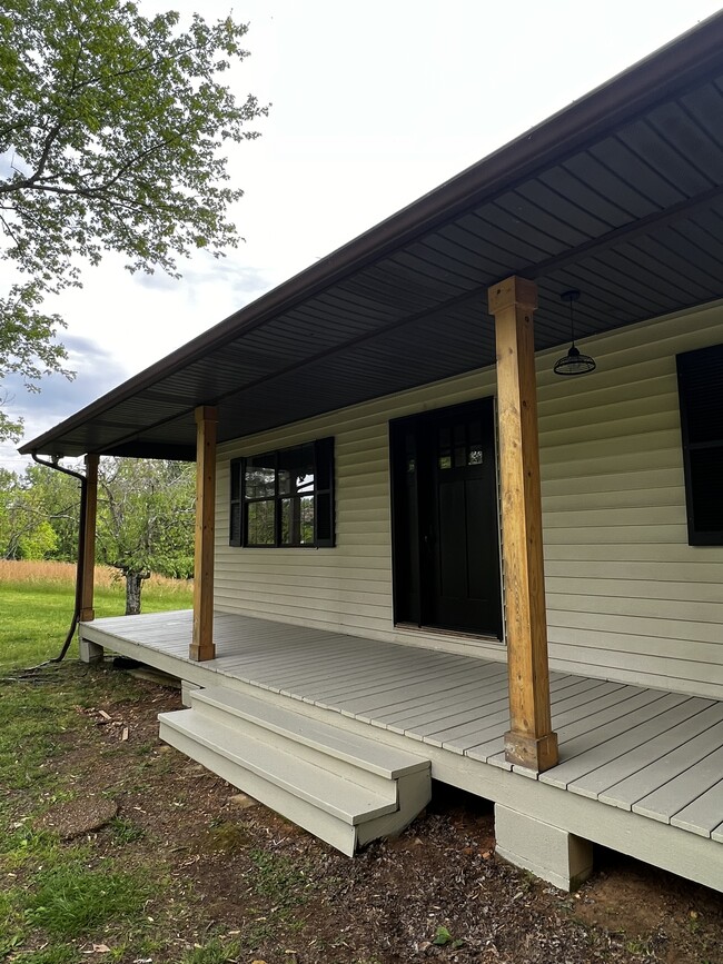 Building Photo - 137 Ben Birdwell Ln