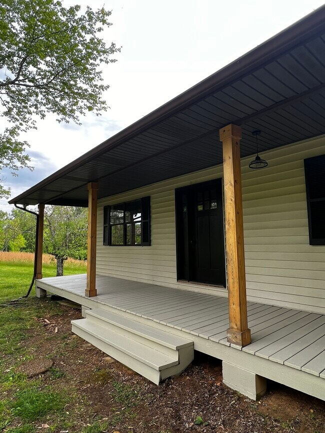 Foto del edificio - 137 Ben Birdwell Ln