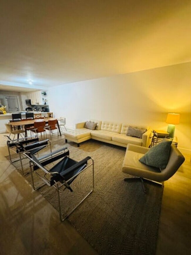 Foto del edificio - 2800 N Palm Aire Dr
