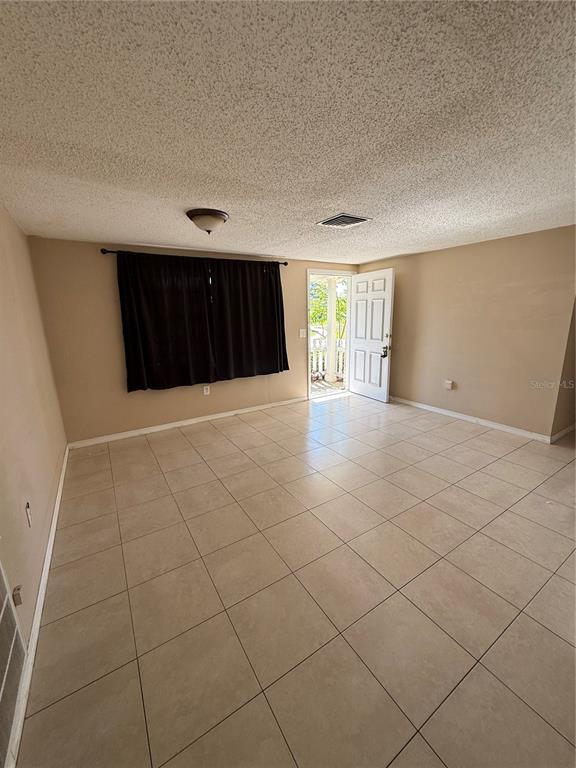 Building Photo - 6656 Knightsbridge Dr
